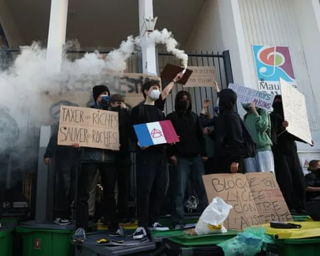 Recently Appointed French Prime Minister Faces Intense Pressure as Nationwide Protests Paralyze Education and Transportation