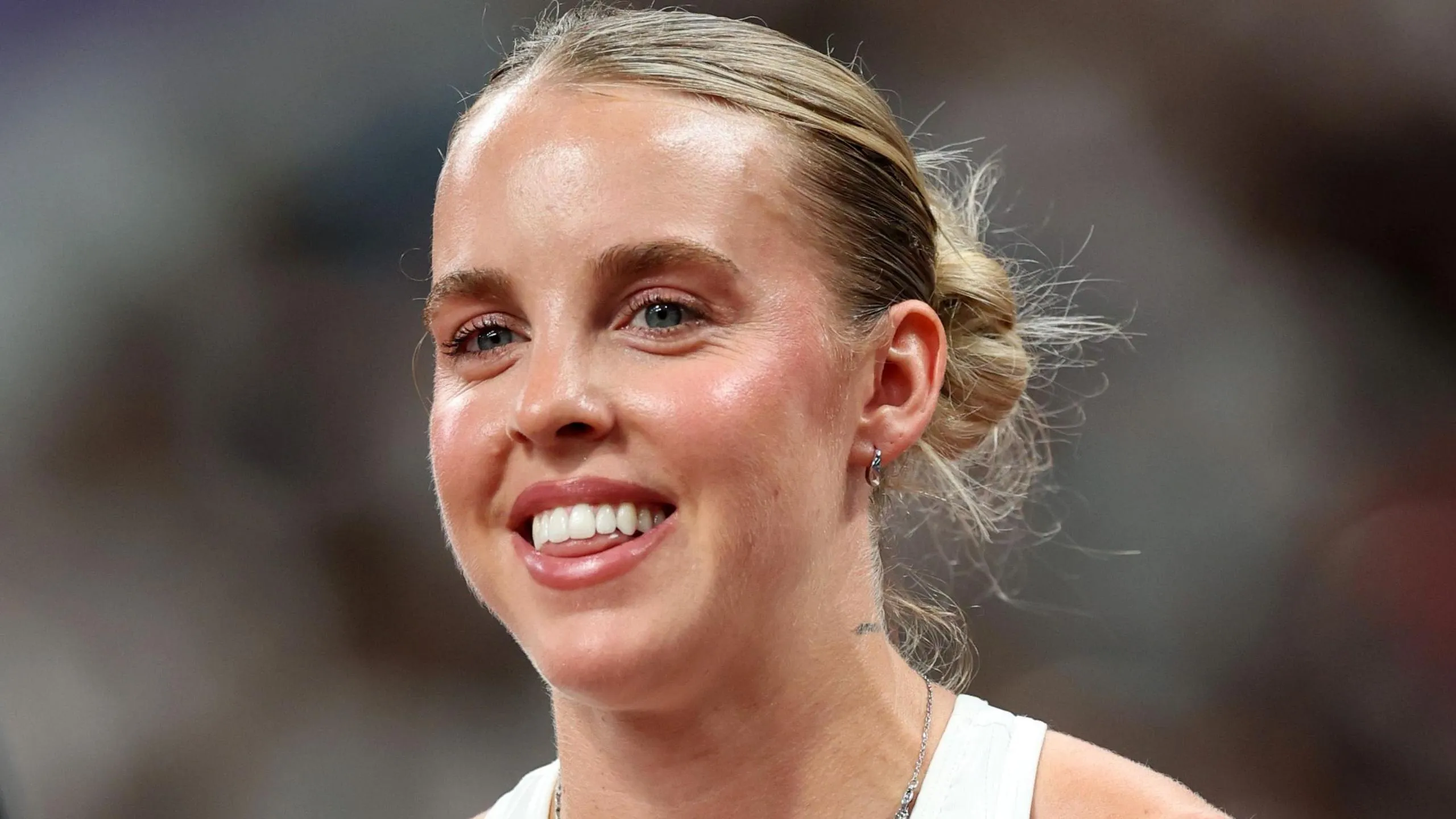 Hodgkinson Launches World Title Bid with Winning Start